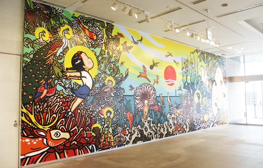 「福岡アジア美術館」無料で読める本が満載!開放的なカフェとアジアンアート ハカテン